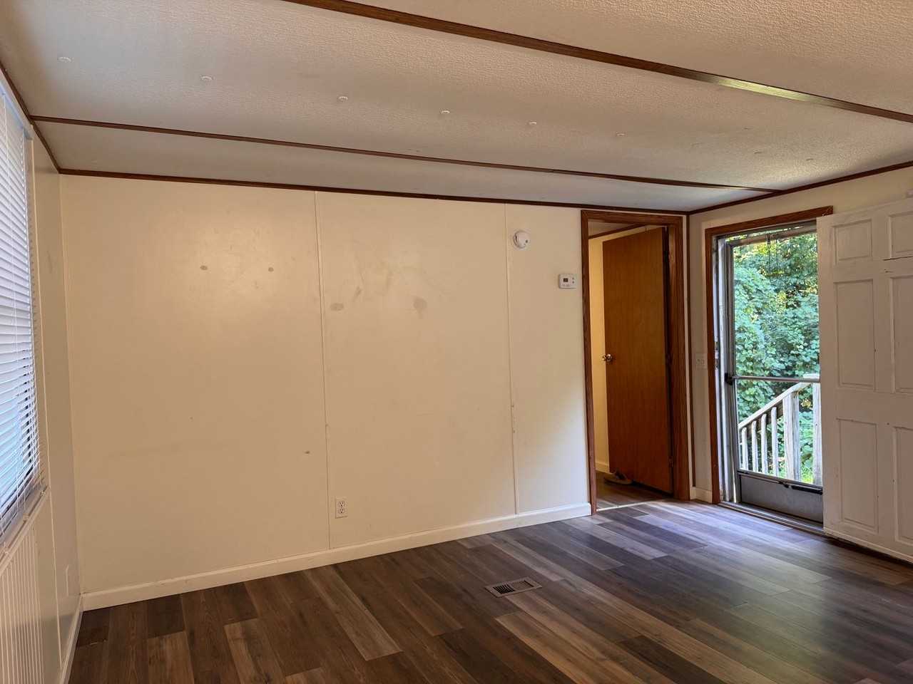 506 Saunders Dr Apt D - Photo 2 of 12