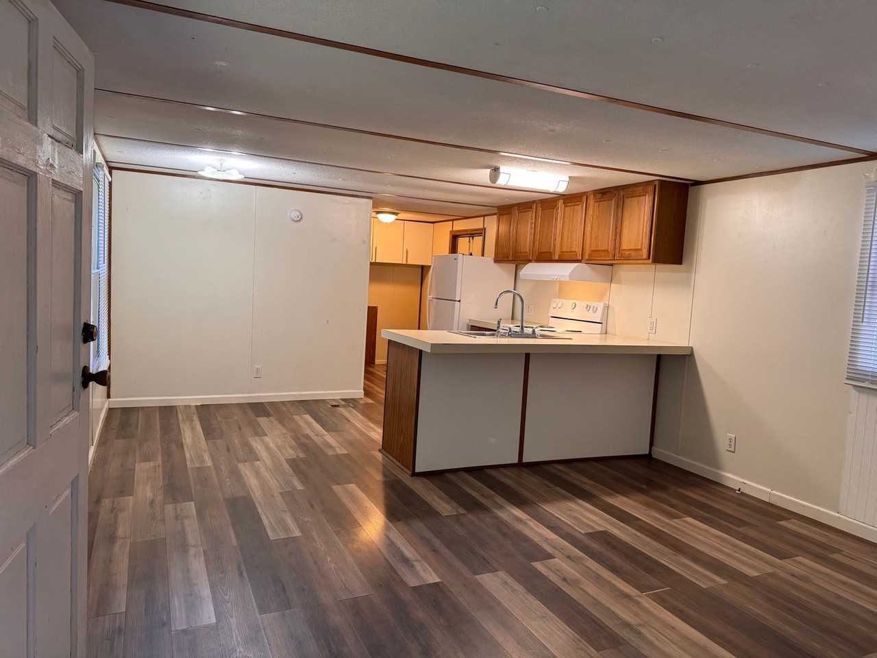 506 Saunders Dr Apt D - Photo 3 of 12