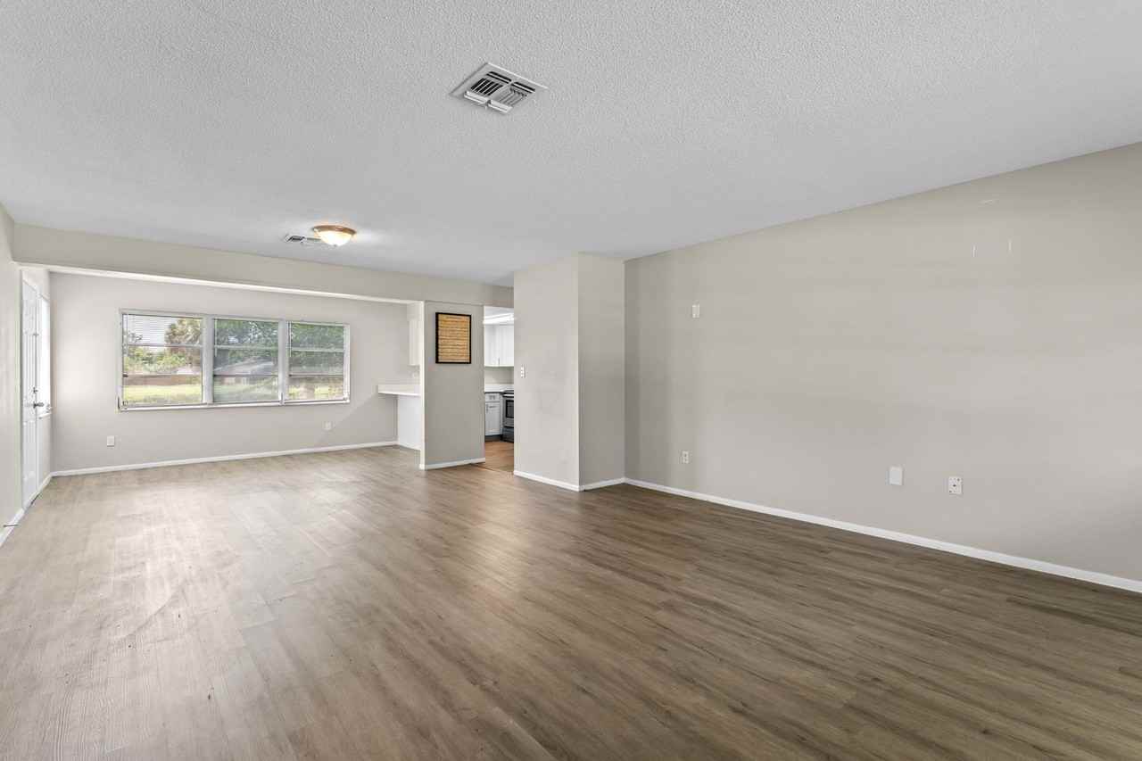 4584 Kirkland Blvd - Photo 4 of 18