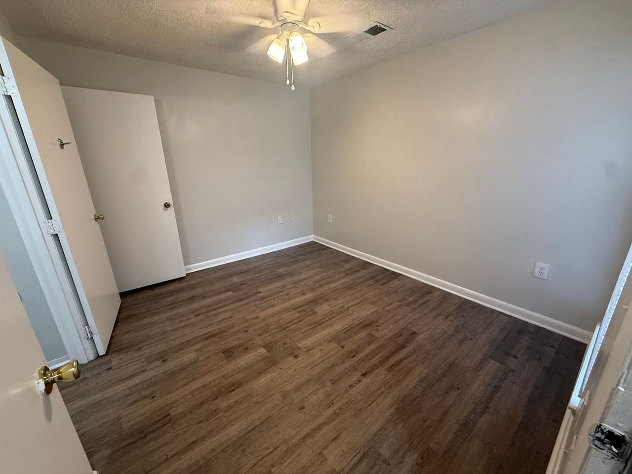 1351 Crab Orchard Dr - Photo 3 of 19