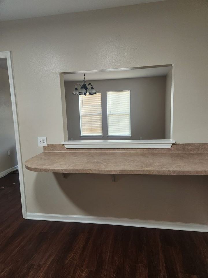 5563 Banyan Ct - Photo 4 of 11