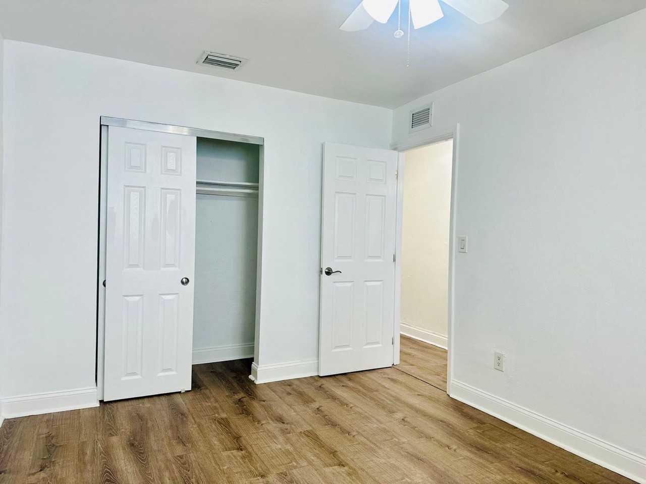 43 Glen Royal Pkwy - Photo 5 of 25
