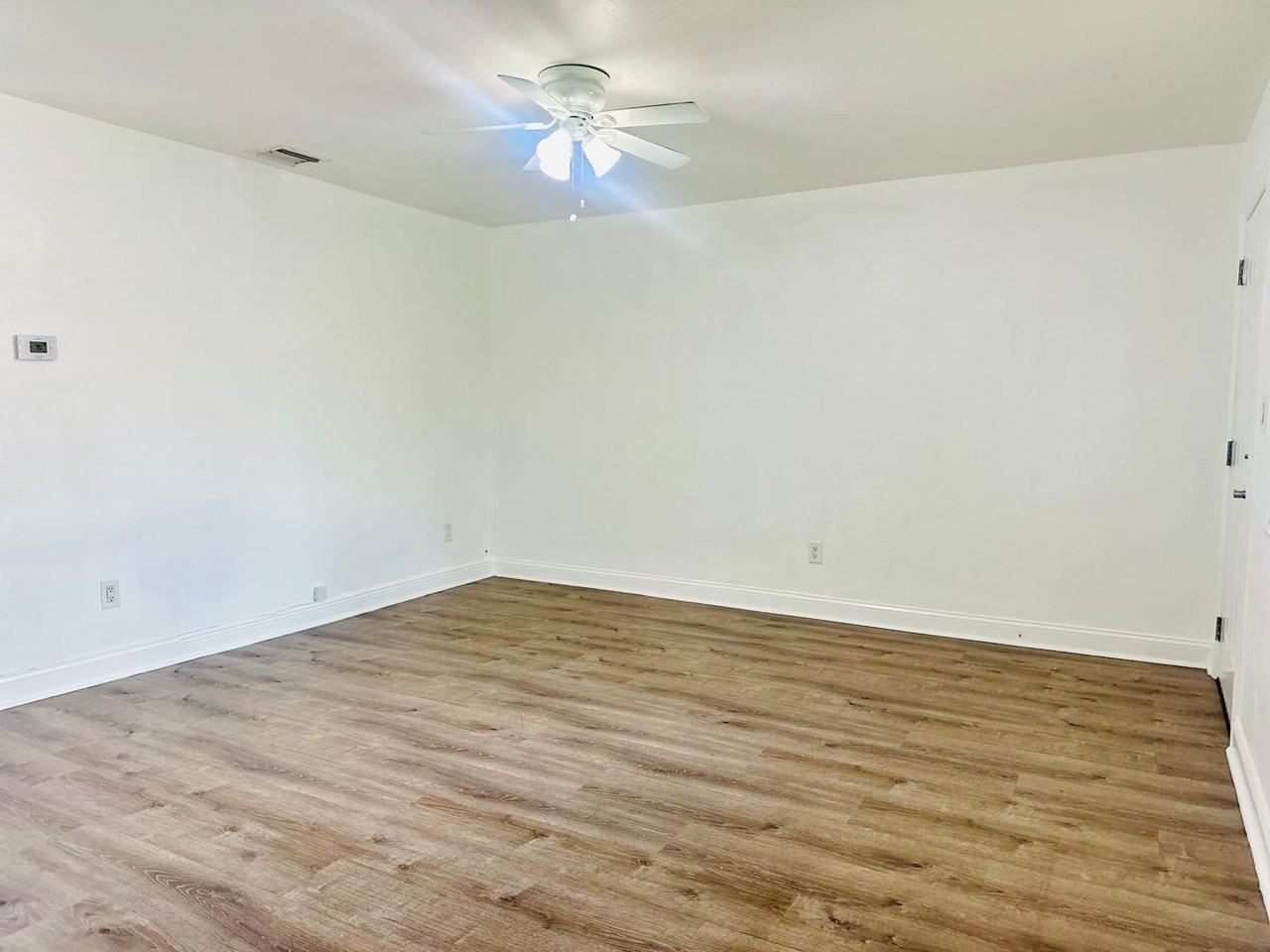 43 Glen Royal Pkwy - Photo 7 of 25
