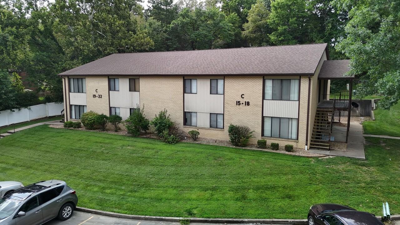 405 Clayton Dr #16 - Photo 3 of 20