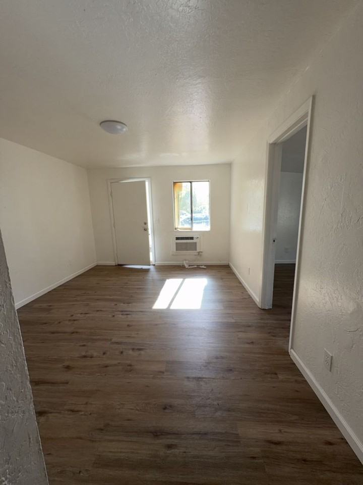 3885 Alvita Ave - Photo 3 of 12