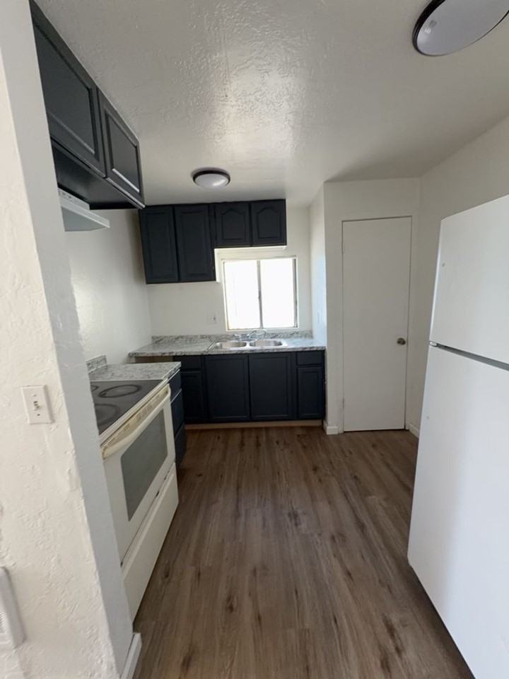 3885 Alvita Ave - Photo 4 of 12