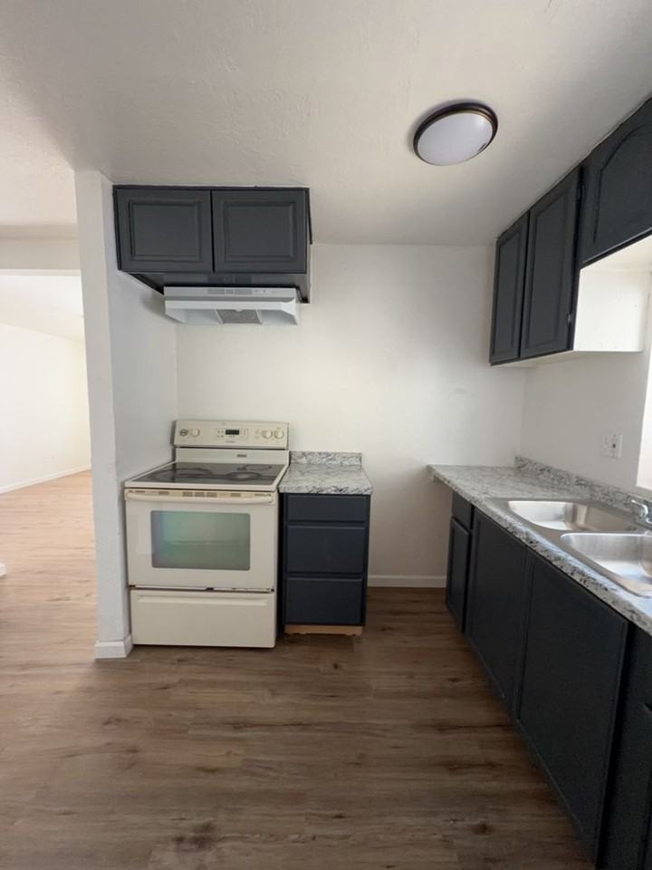 3885 Alvita Ave - Photo 6 of 12