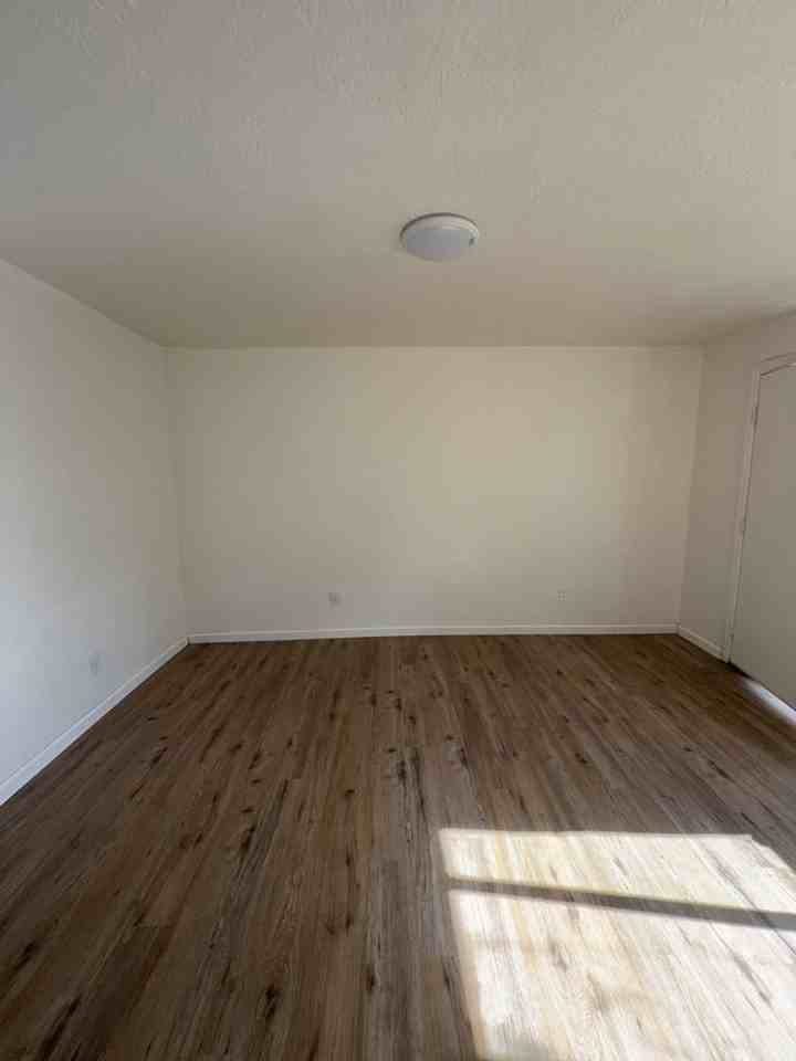 3885 Alvita Ave - Photo 7 of 12