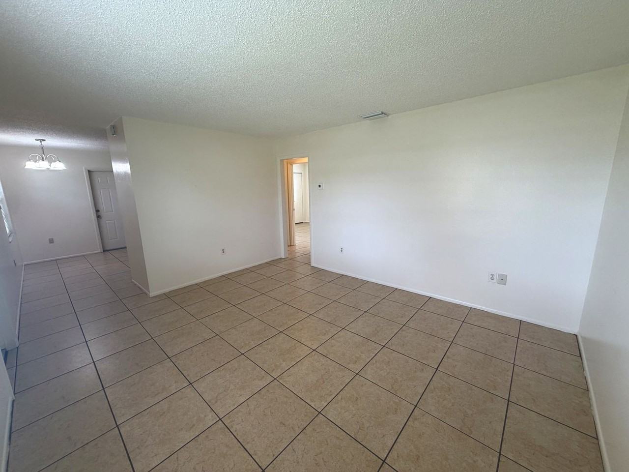 6021 6021 40th Avenue West - 4007 61st Street West - Photo 7 of 18