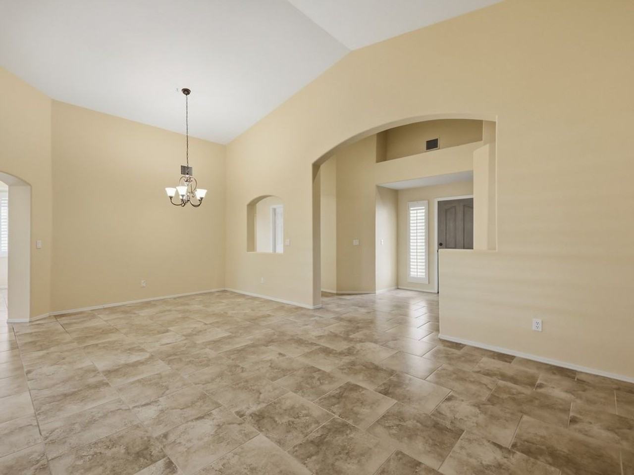 10176 N Inverrary Pl - Photo 4 of 31