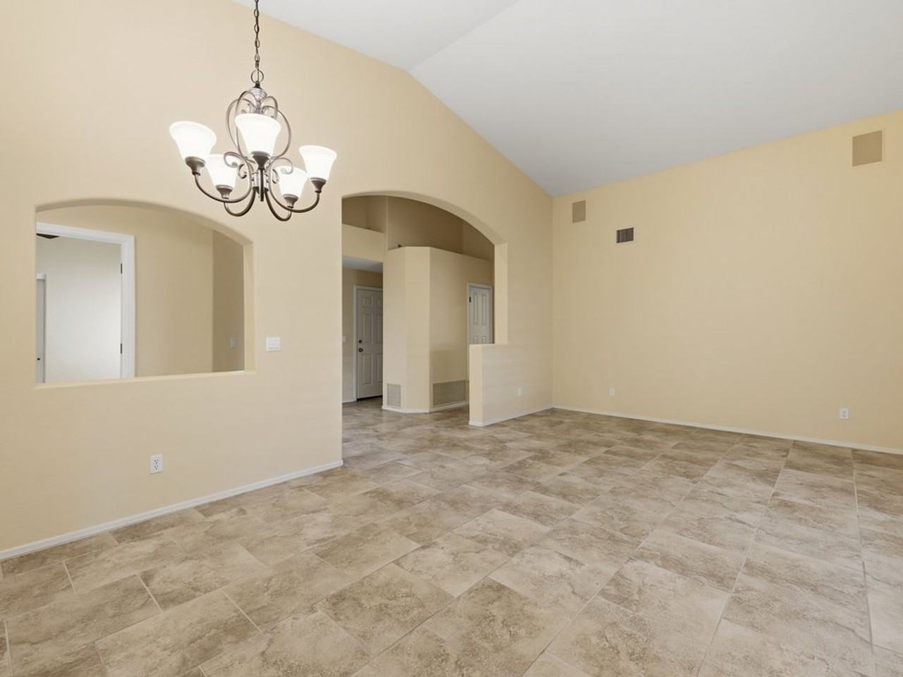 10176 N Inverrary Pl - Photo 5 of 31