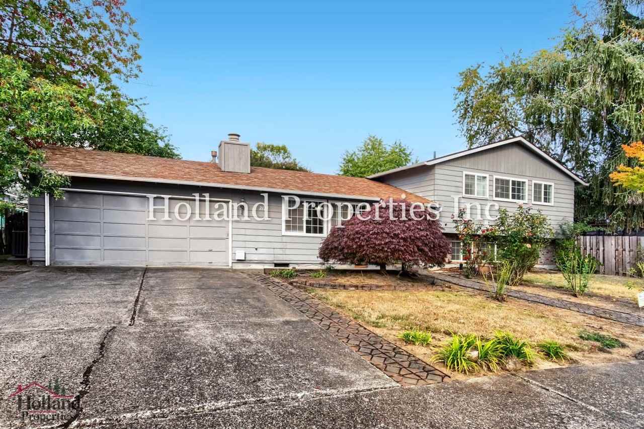 2127 Se 54th Ave - Photo 2 of 29