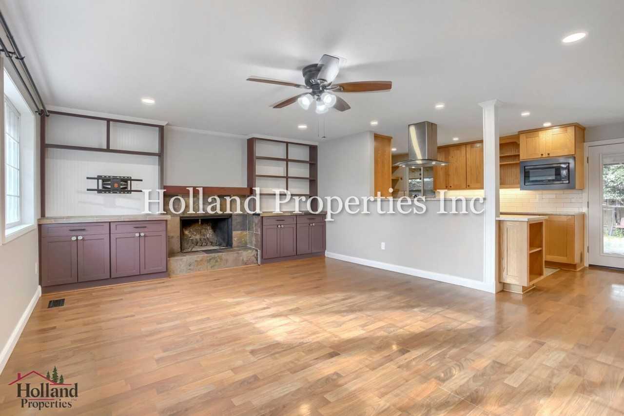 2127 Se 54th Ave - Photo 5 of 29