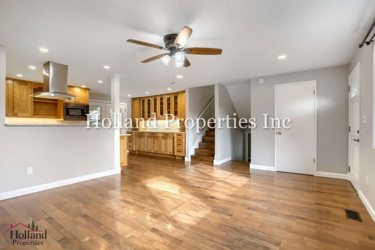 2127 Se 54th Ave - Photo 6 of 29