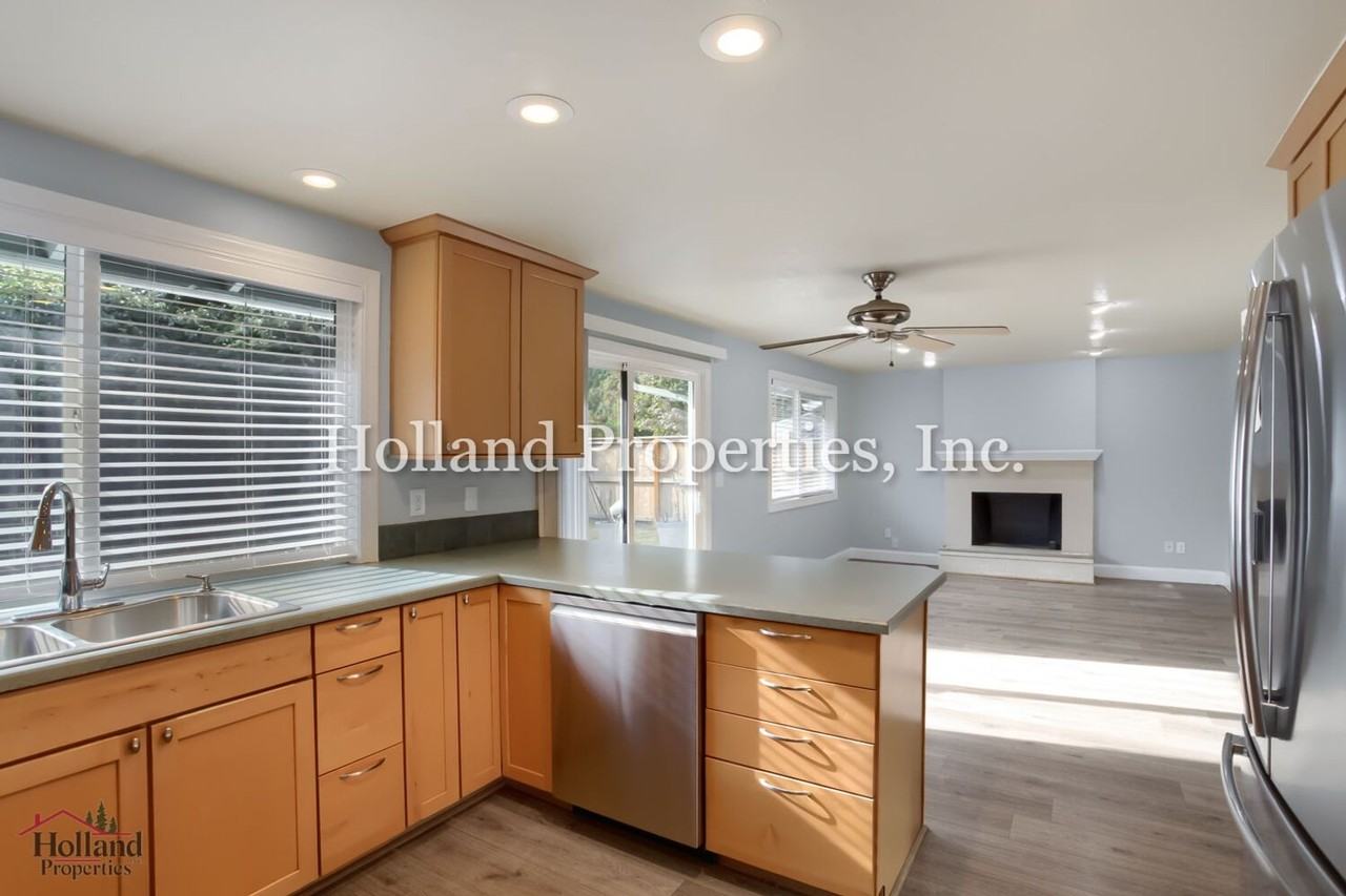 2468 Se Heather Ct - Photo 6 of 23