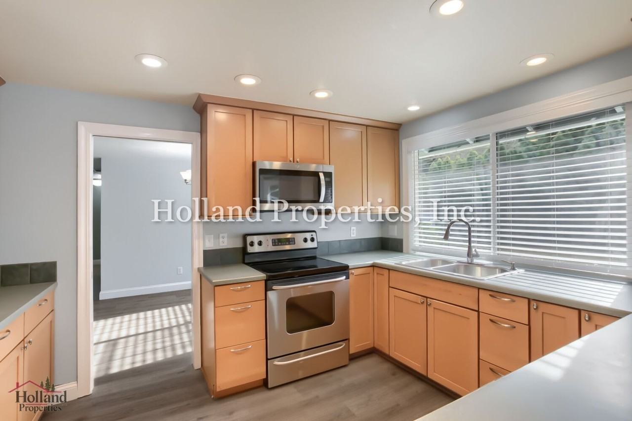 2468 Se Heather Ct - Photo 7 of 23