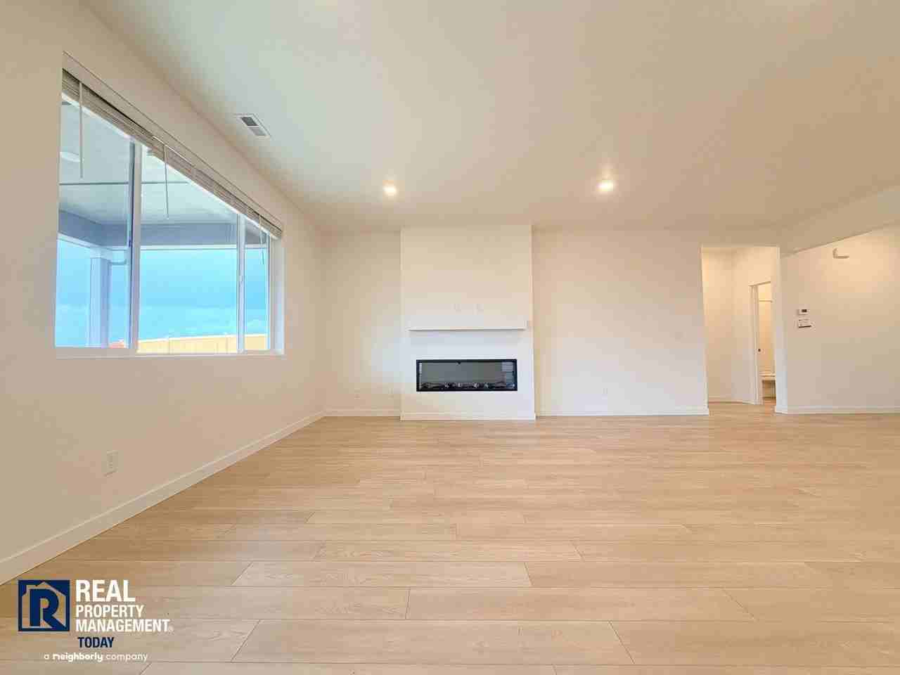 13616 185th Street Ct E - Photo 7 of 27