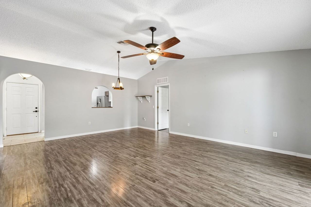 3430 Arabesque Dr - Photo 4 of 19