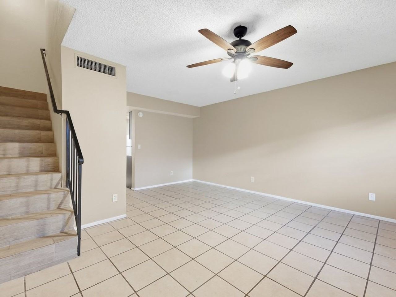 2182 N 1st Ave - Photo 5 of 22