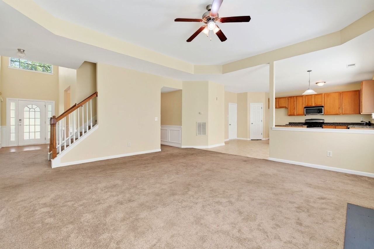 4969 Locherby Dr - Photo 3 of 40