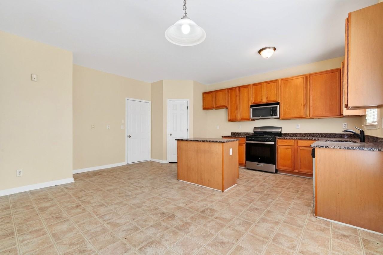 4969 Locherby Dr - Photo 6 of 40