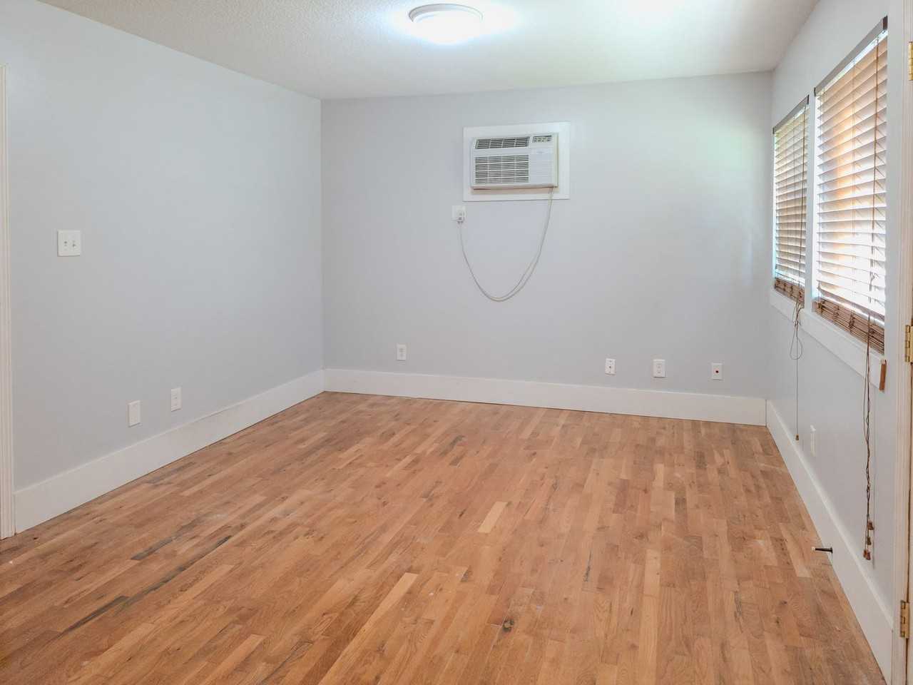 2359 E 5th Ave - Photo 3 of 8