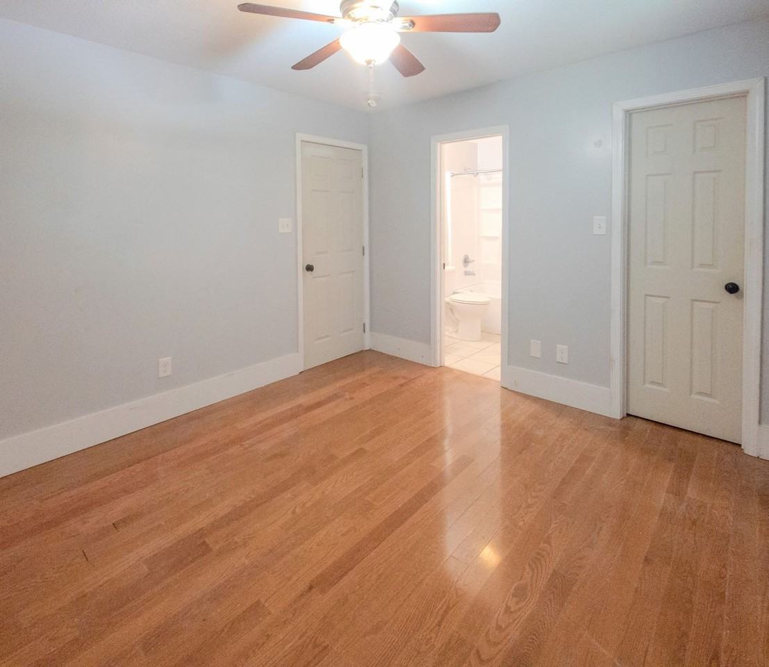 2359 E 5th Ave - Photo 4 of 8