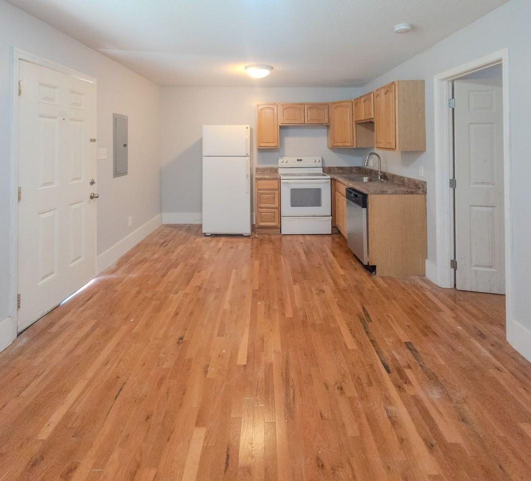 2359 E 5th Ave - Photo 7 of 8