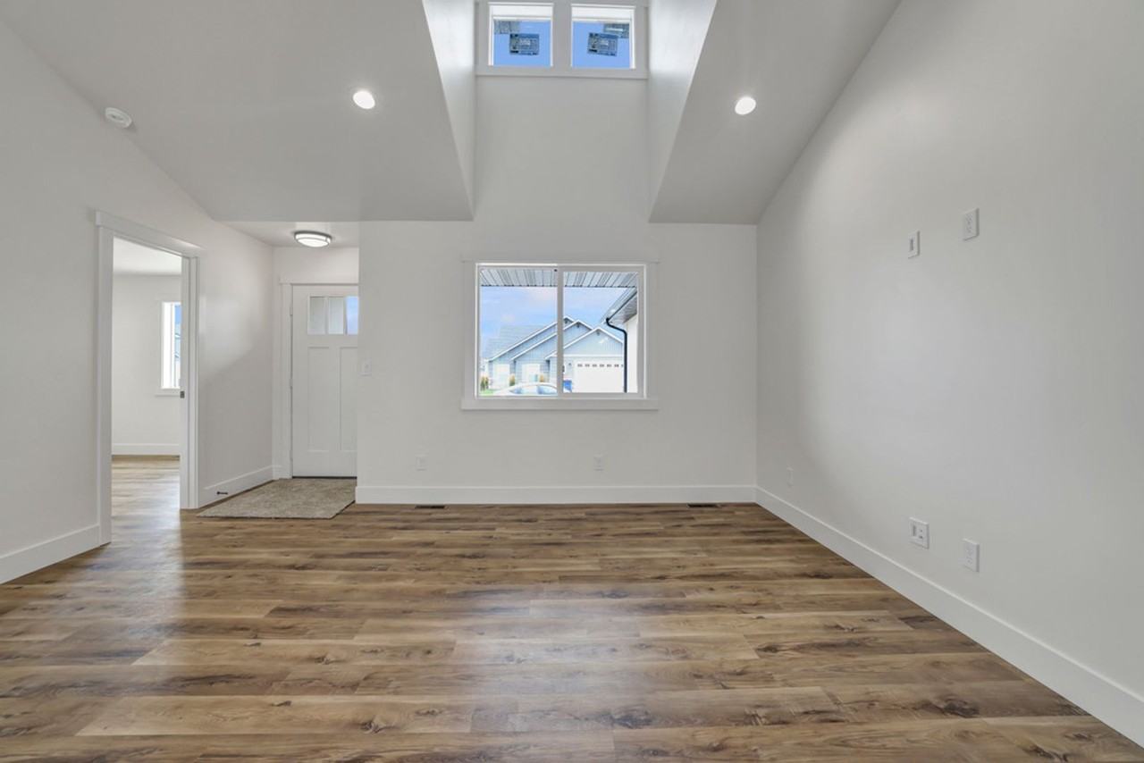 560 Aries Ct - Photo 6 of 33