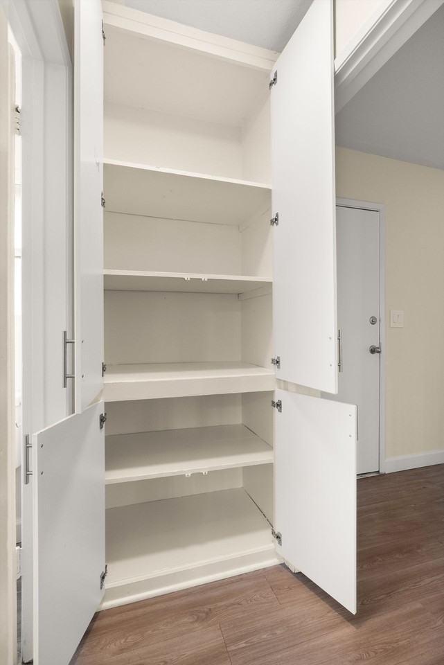 Linden Court Apartments - Photo 3 of 33