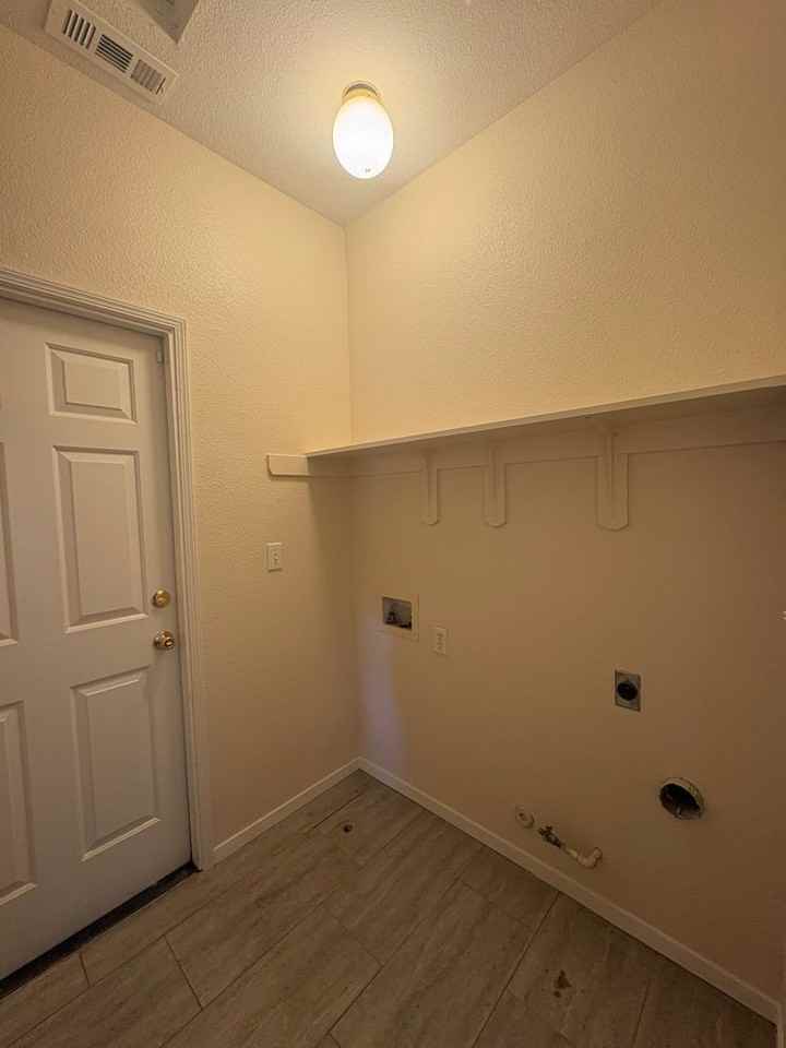 1515 Cottage Grove Ave - Photo 4 of 12