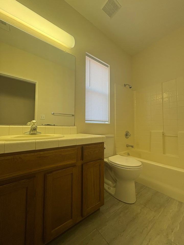 1515 Cottage Grove Ave - Photo 6 of 12