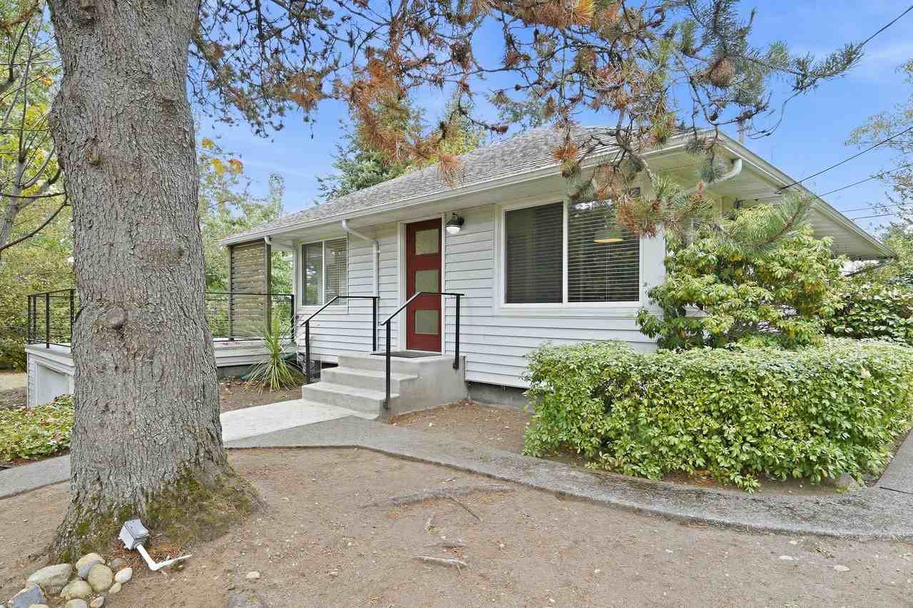 7605 Sunset Cir W - Photo 3 of 25