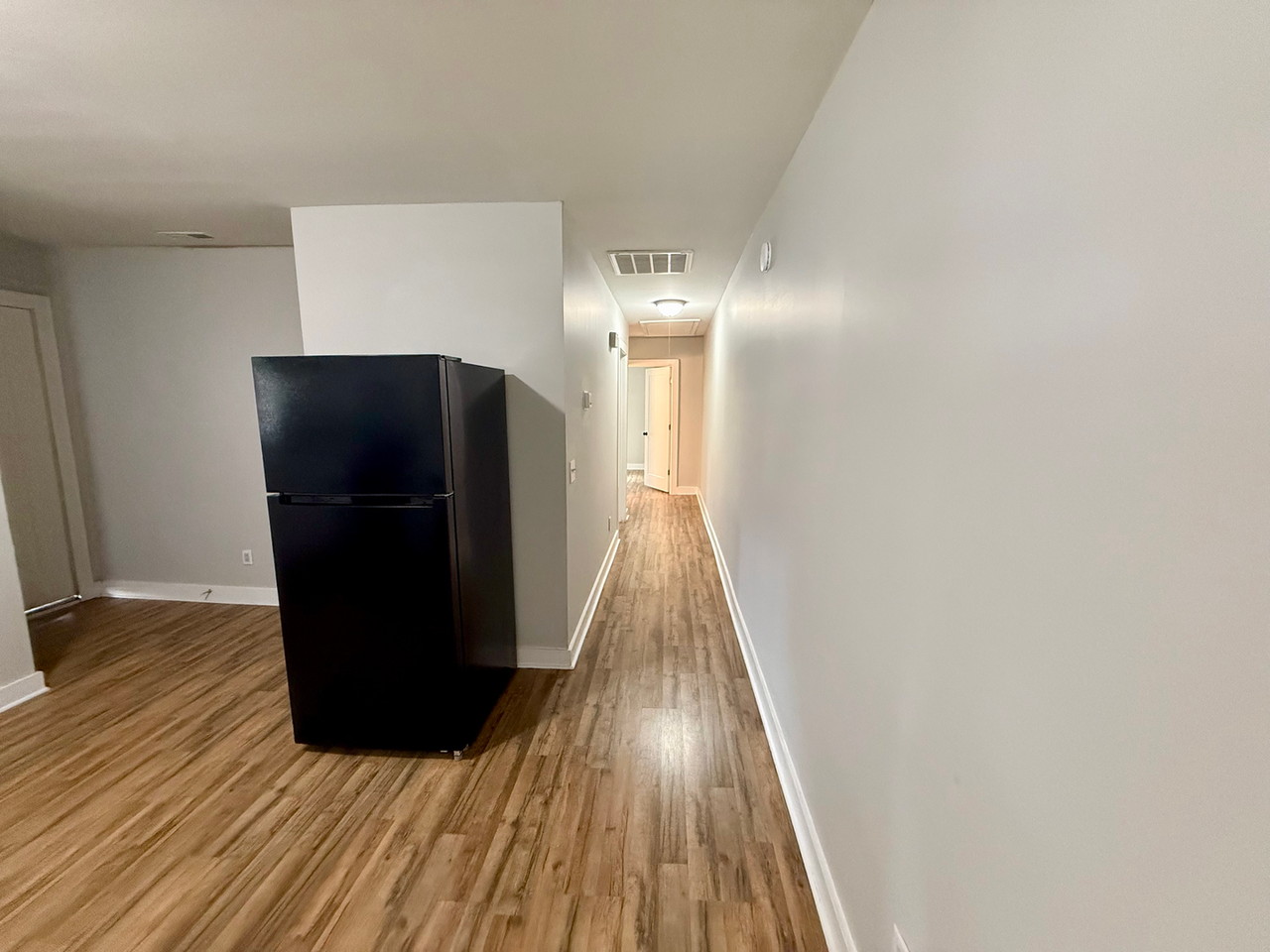 410 W Vine St - Photo 7 of 11