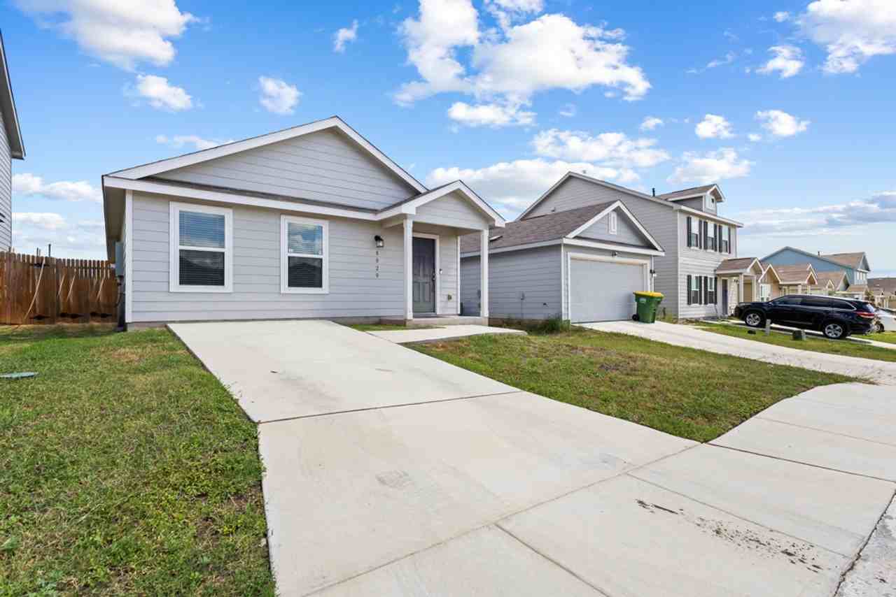 8020 Nube Medina - Photo 2 of 7