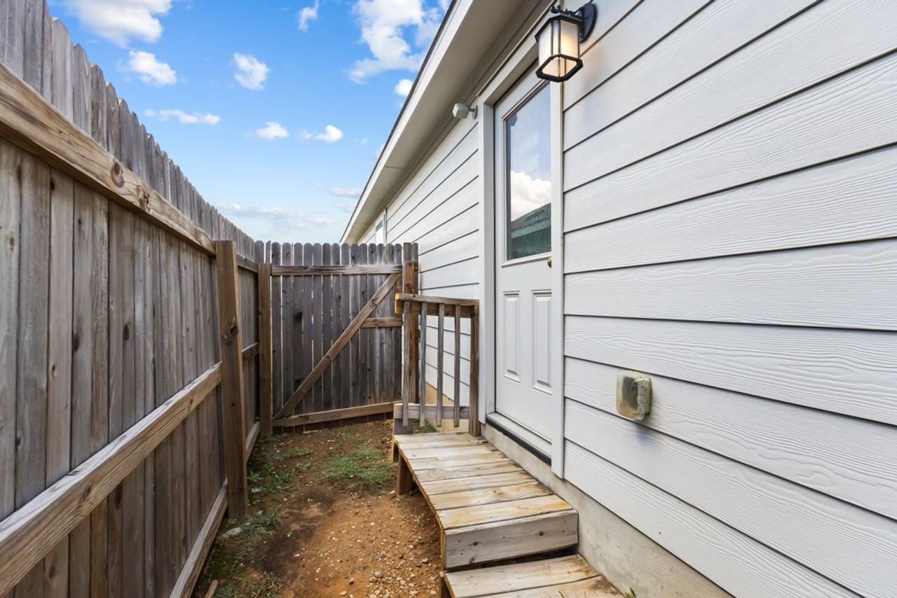 8020 Nube Medina - Photo 4 of 7