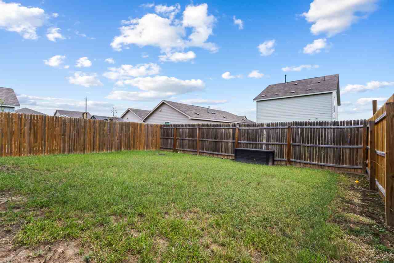 8020 Nube Medina - Photo 5 of 7