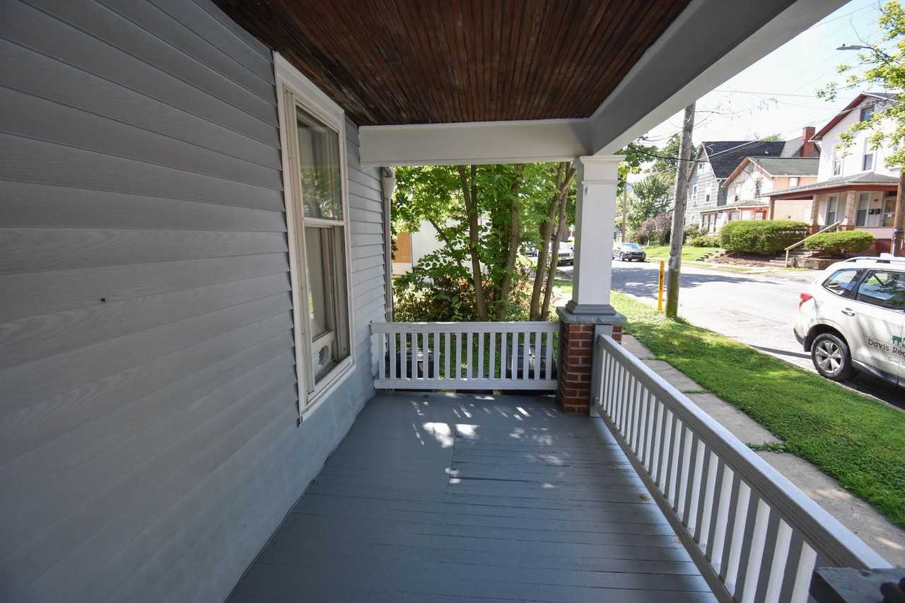 38 N Jones St - Photo 4 of 30