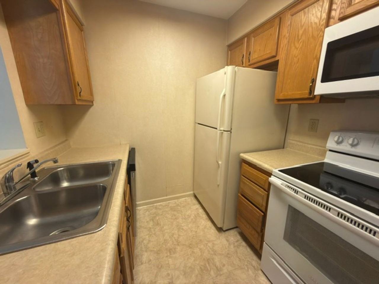 1308 Arthur Ave #6 - Photo 4 of 7