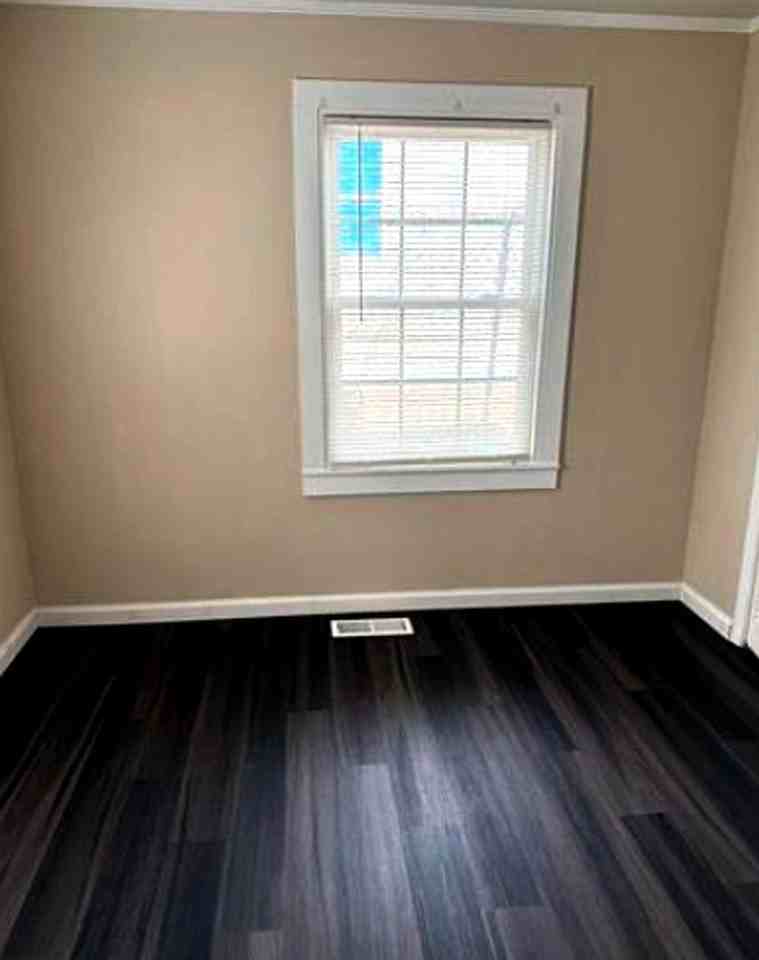 2503 Walnut Ave - Photo 4 of 7