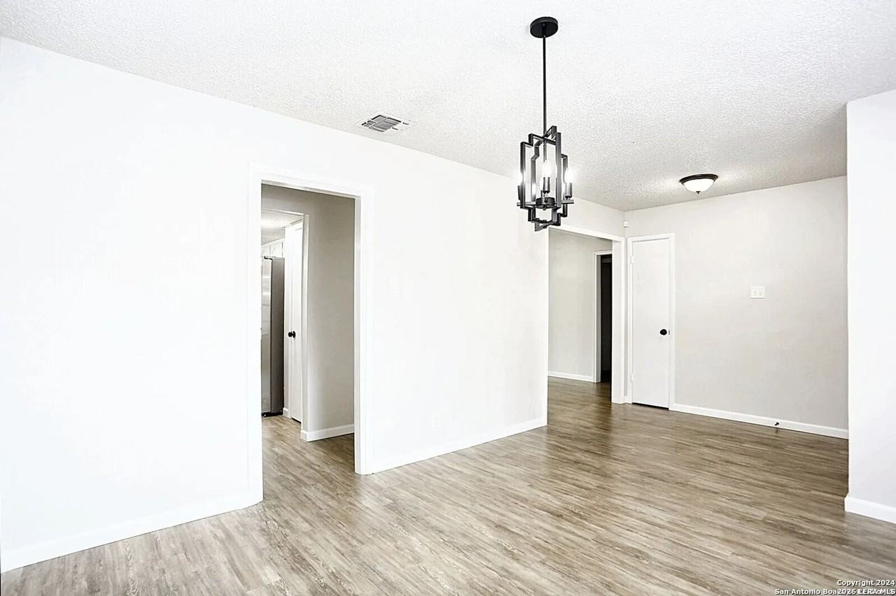 1074 Ferdinand Dr - Photo 4 of 21