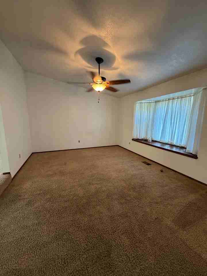 2988 Pinebrook Dr - Photo 2 of 17