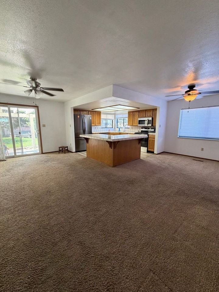 2988 Pinebrook Dr - Photo 4 of 17