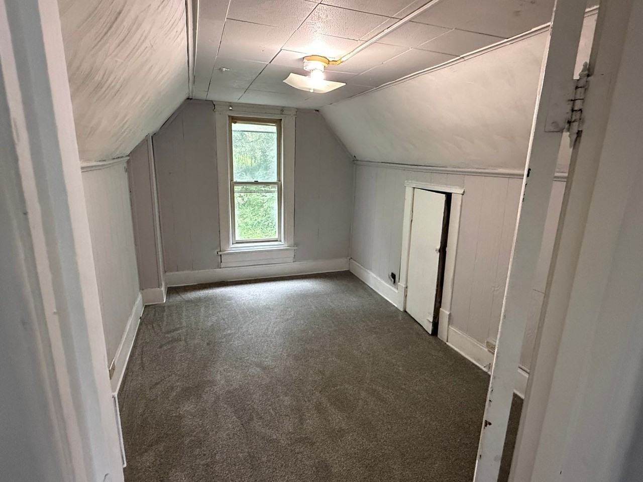 352 Washington St - Photo 6 of 7