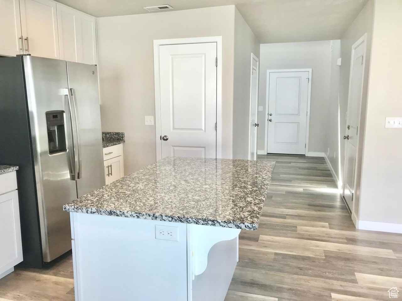 455 S 390 W - Photo 5 of 34