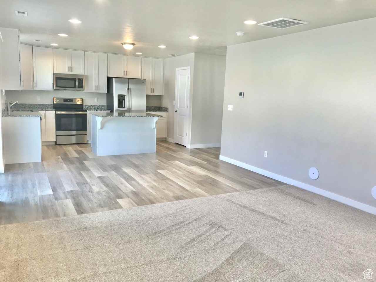 455 S 390 W - Photo 7 of 34