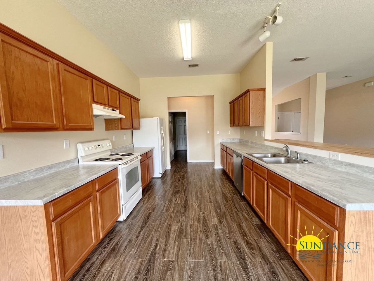5434 E Brook Dr - Photo 4 of 25