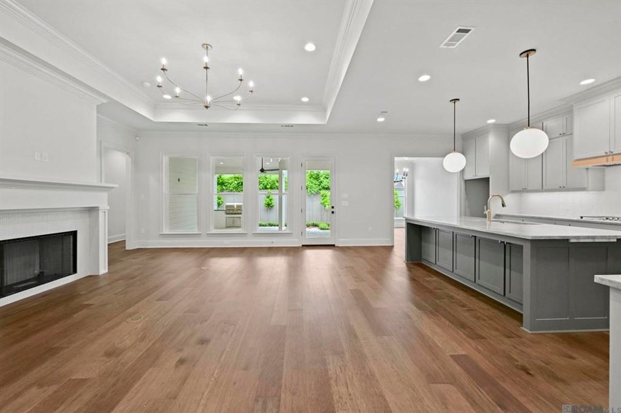 8718 Brentwood Park Ave - Photo 2 of 24
