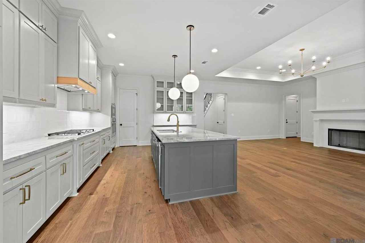 8718 Brentwood Park Ave - Photo 6 of 24