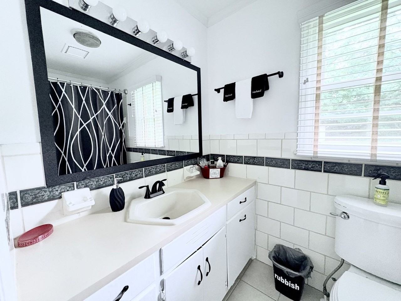 205 Venus Dr - Photo 2 of 13